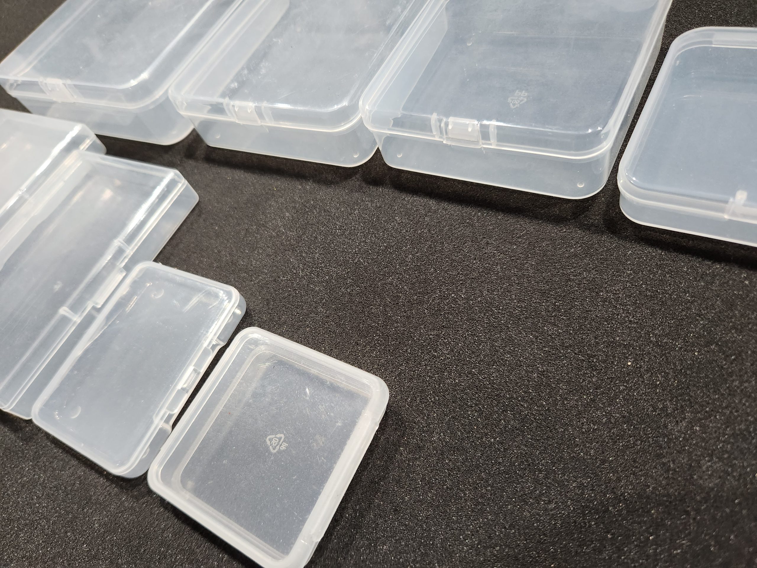 Small latching plastic storage boxes - Image 2